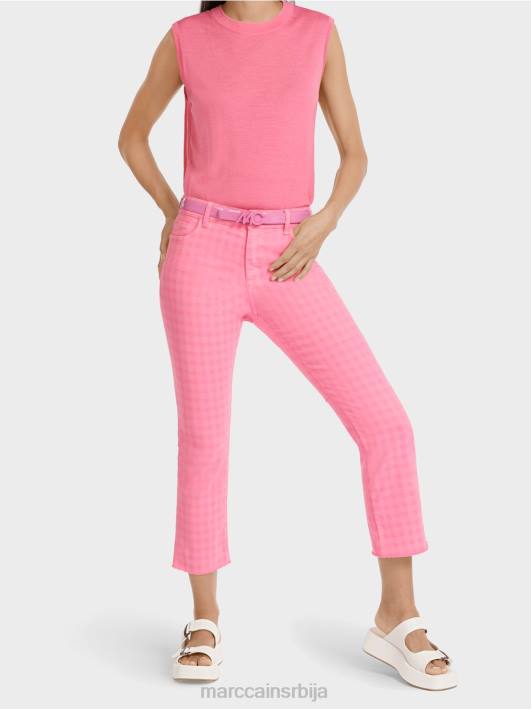 фармерке у боји „промислимо заједно“. Marc Cain D688806 светло розе одећу