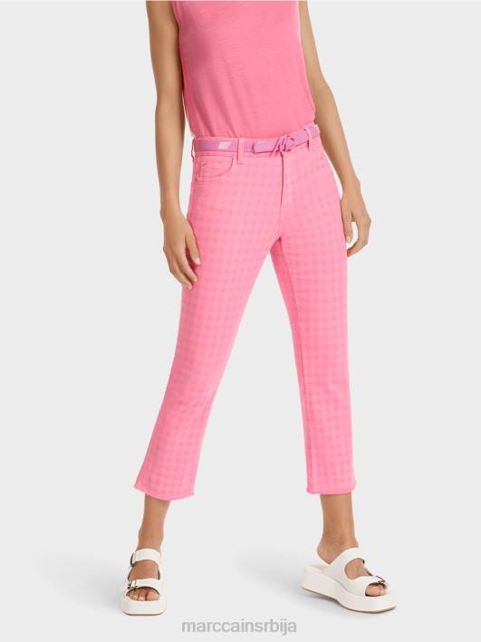 фармерке у боји „промислимо заједно“. Marc Cain D688806 светло розе одећу