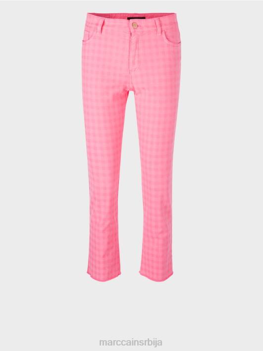 фармерке у боји „промислимо заједно“. Marc Cain D688806 светло розе одећу