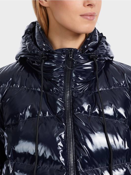 прошивена јакна на отвореном са капуљачом Marc Cain D688223 поноћно плава одећу