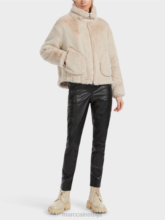 јакна од забавног крзна Marc Cain D688316 бадемово млеко одећу