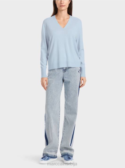 плетени џемпер "промислимо заједно". Marc Cain D6881101 меки прах плаве боје одећу