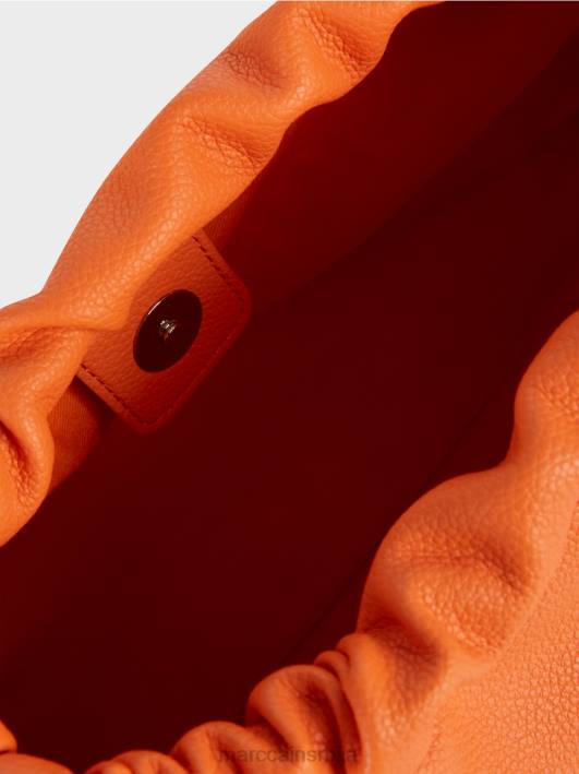 торба за раме са украсном ручком Marc Cain D6881513 светли корал прибор