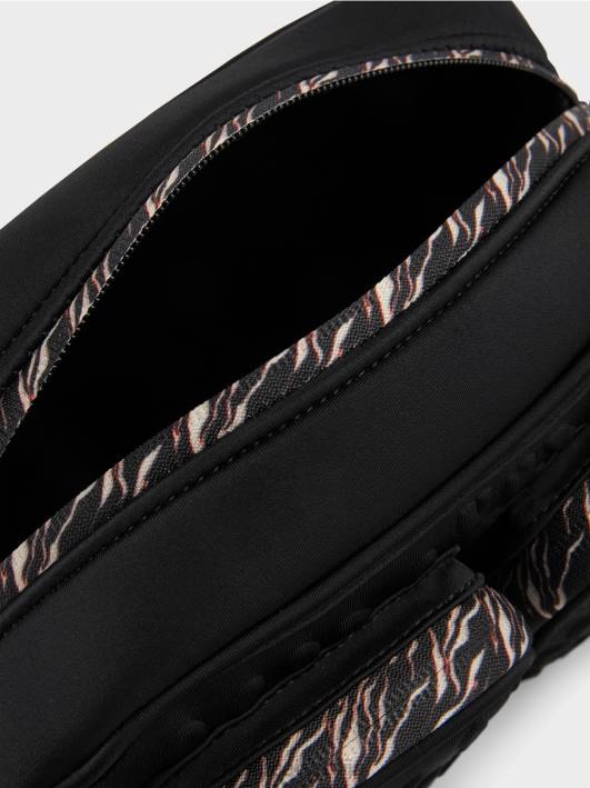 торба за раме са рељефним дизајном Marc Cain D6881517 црн прибор