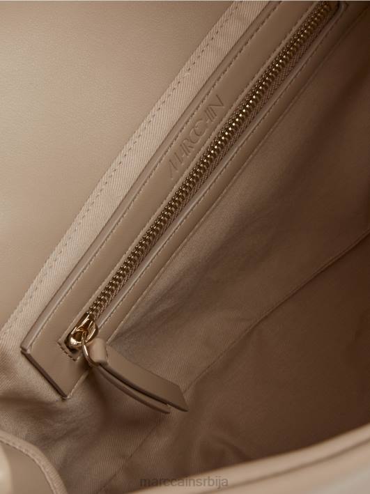 торба на рамену са тордираном ручком Marc Cain D6881526 дубок песак прибор