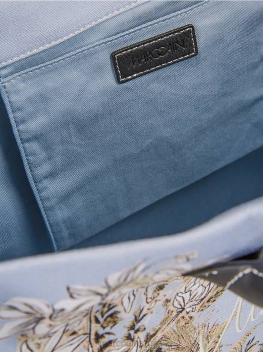 торба са цветним узорком Marc Cain D6881533 светло пудер плаве боје прибор